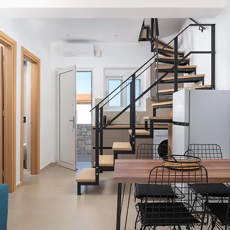 Amora Pool Villa Gennadi