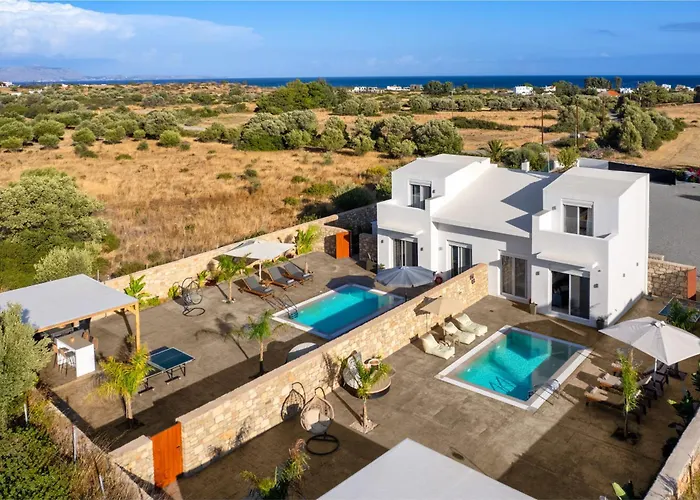 Amora Pool Γεννάδι