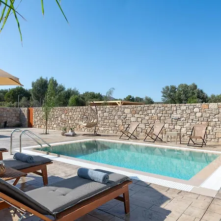 Amora Pool * Gennadi