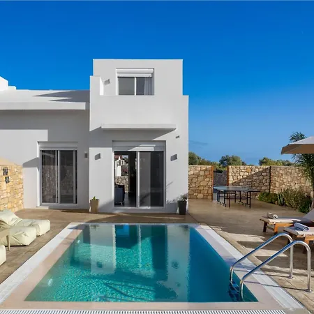 Villa Amora Pool Gennadi