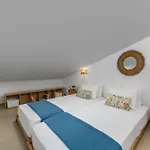 Amora Pool Villa *